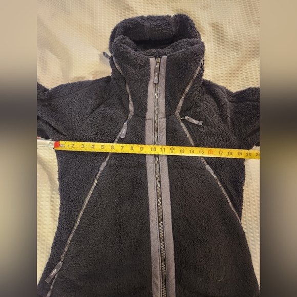 Women's Fleece Kuhl Jacket Size Medium - Picture 15 of 16